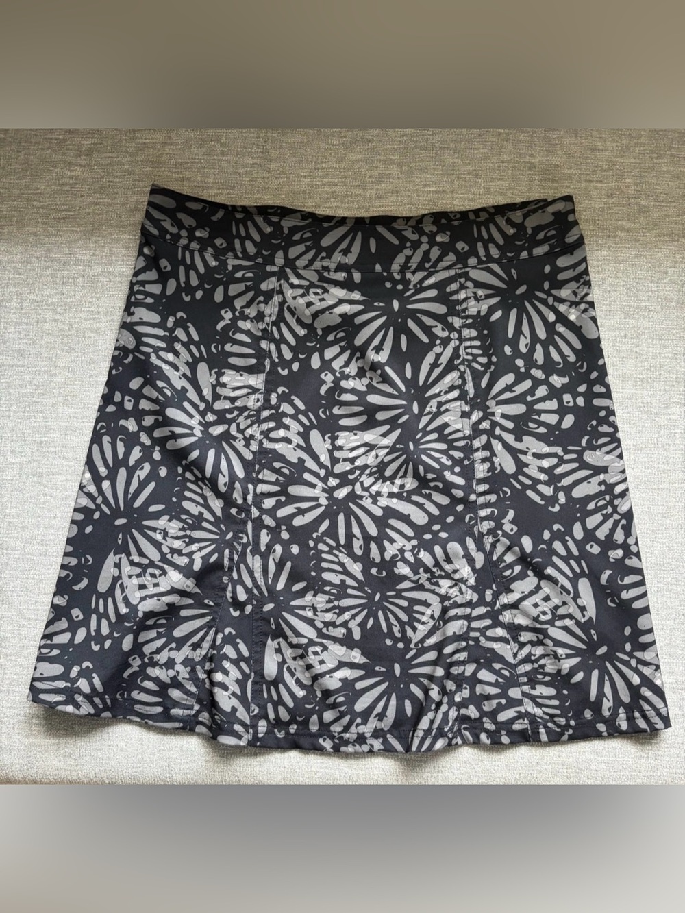Ripskirt Hawaii Black and Gray Floral Print Skirt